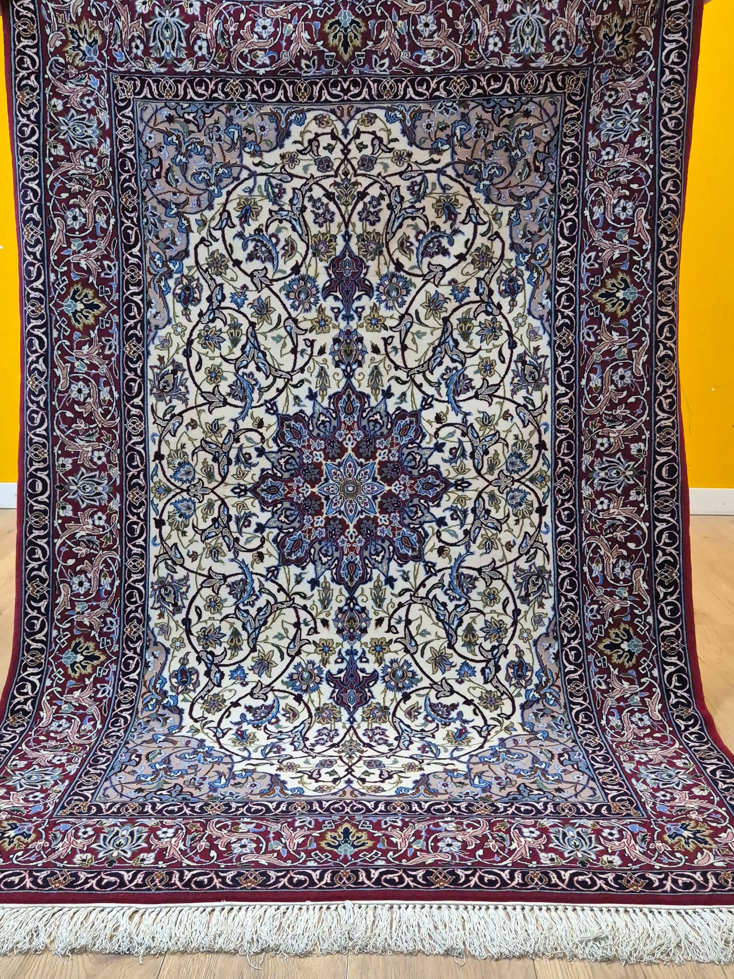 Isfahan Teppich Korkwolle mit Seide Medaillon feine Knüpfung