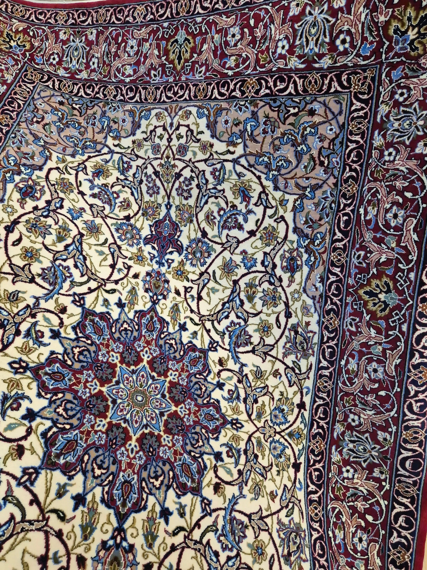 Isfahan Teppich Korkwolle mit Seide Medaillon feine Knüpfung