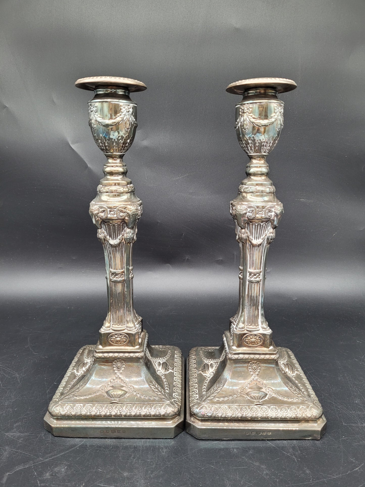 Paar Kerzenständer EPNS Versilbert im Klassischen Stil Englische Meistermarke