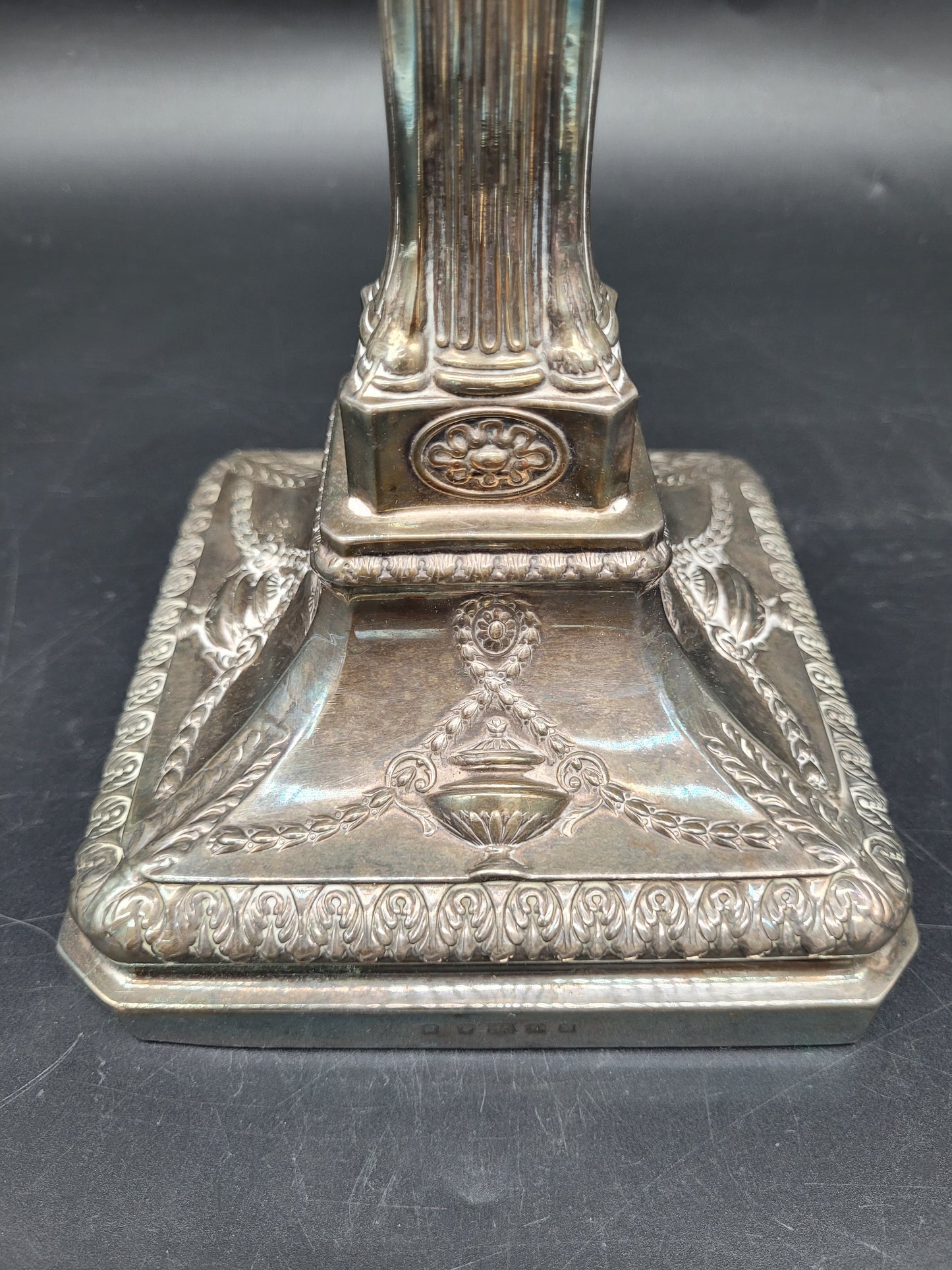 Paar Kerzenständer EPNS Versilbert im Klassischen Stil Englische Meistermarke