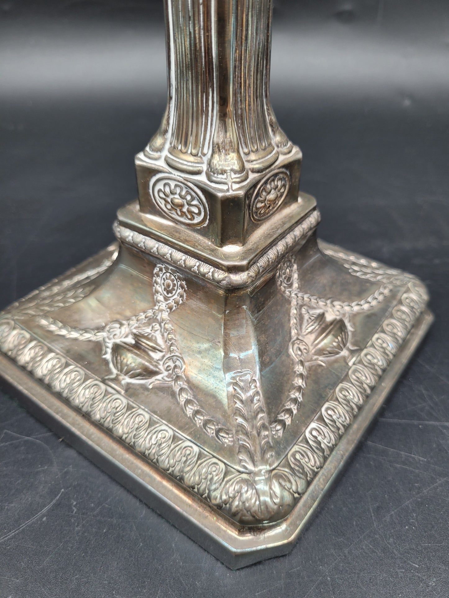 Paar Kerzenständer EPNS Versilbert im Klassischen Stil Englische Meistermarke