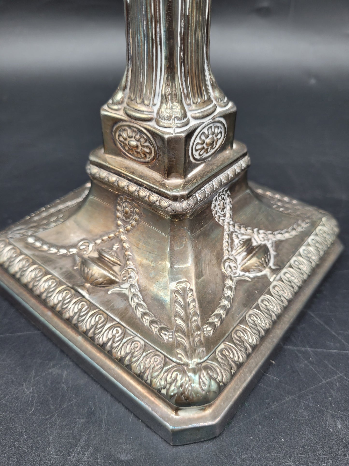 Paar Kerzenständer EPNS Versilbert im Klassischen Stil Englische Meistermarke