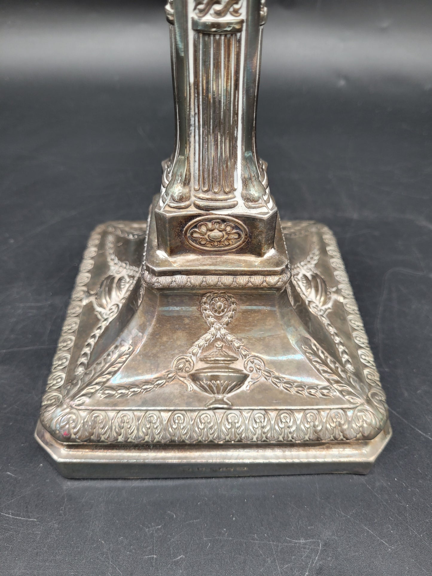 Paar Kerzenständer EPNS Versilbert im Klassischen Stil Englische Meistermarke