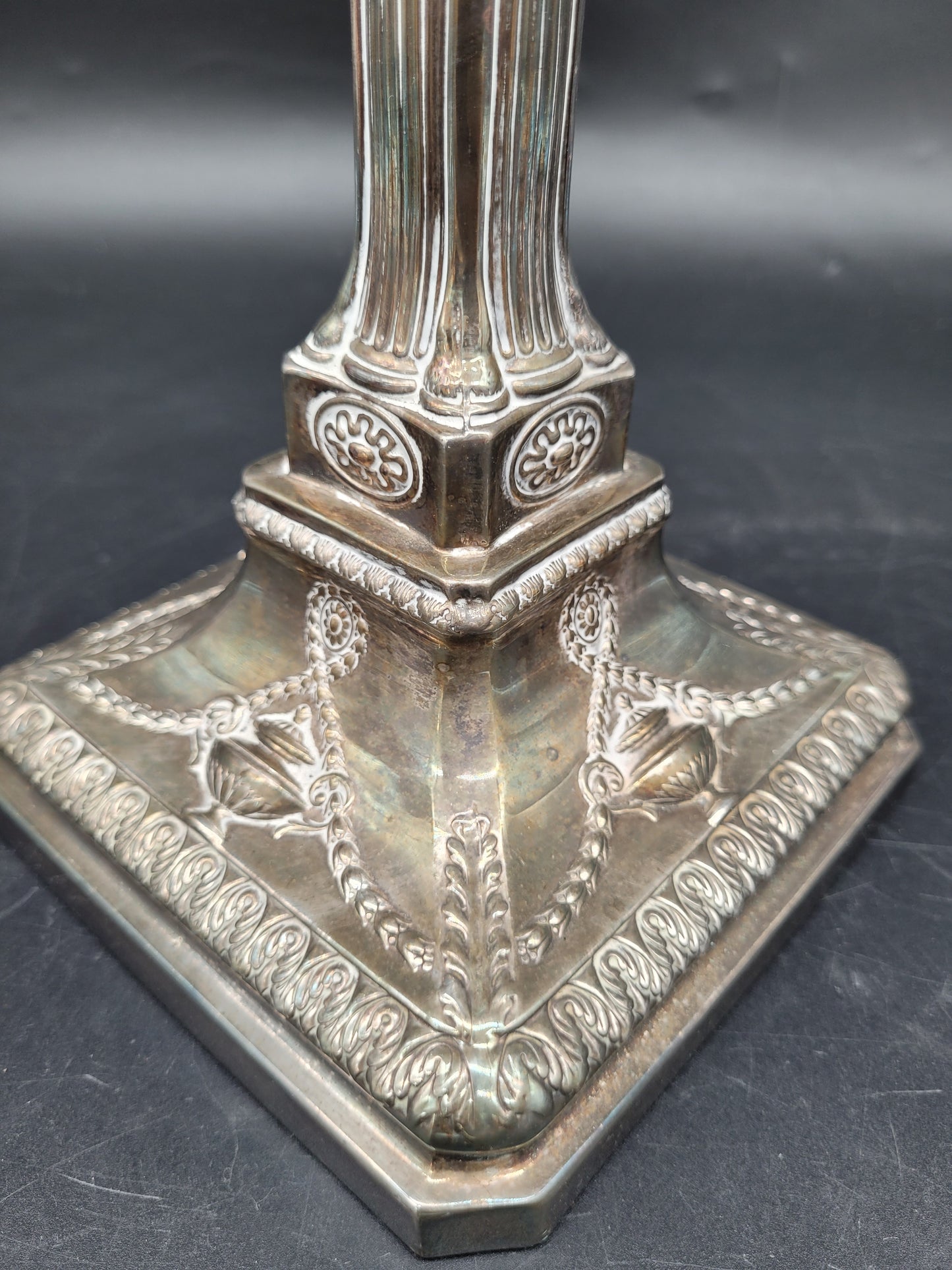 Paar Kerzenständer EPNS Versilbert im Klassischen Stil Englische Meistermarke