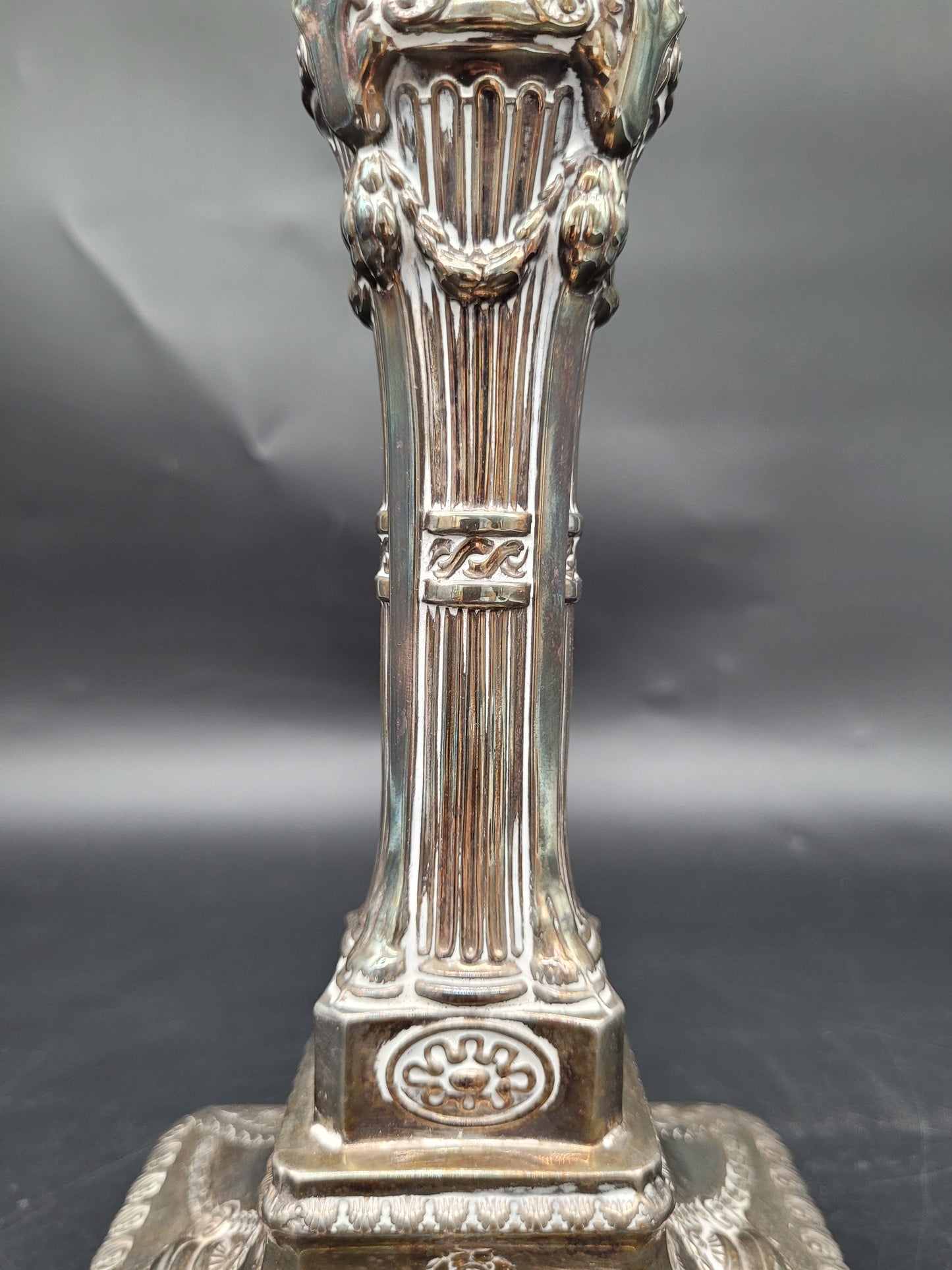 Paar Kerzenständer EPNS Versilbert im Klassischen Stil Englische Meistermarke