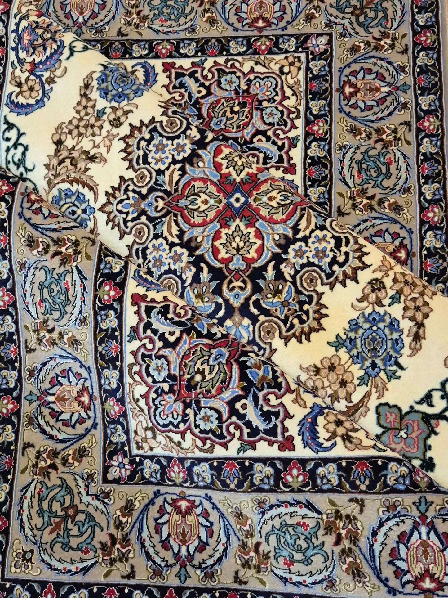 Isfahan Teppich Korkwolle mit Seide Medaillon feine Knüpfung