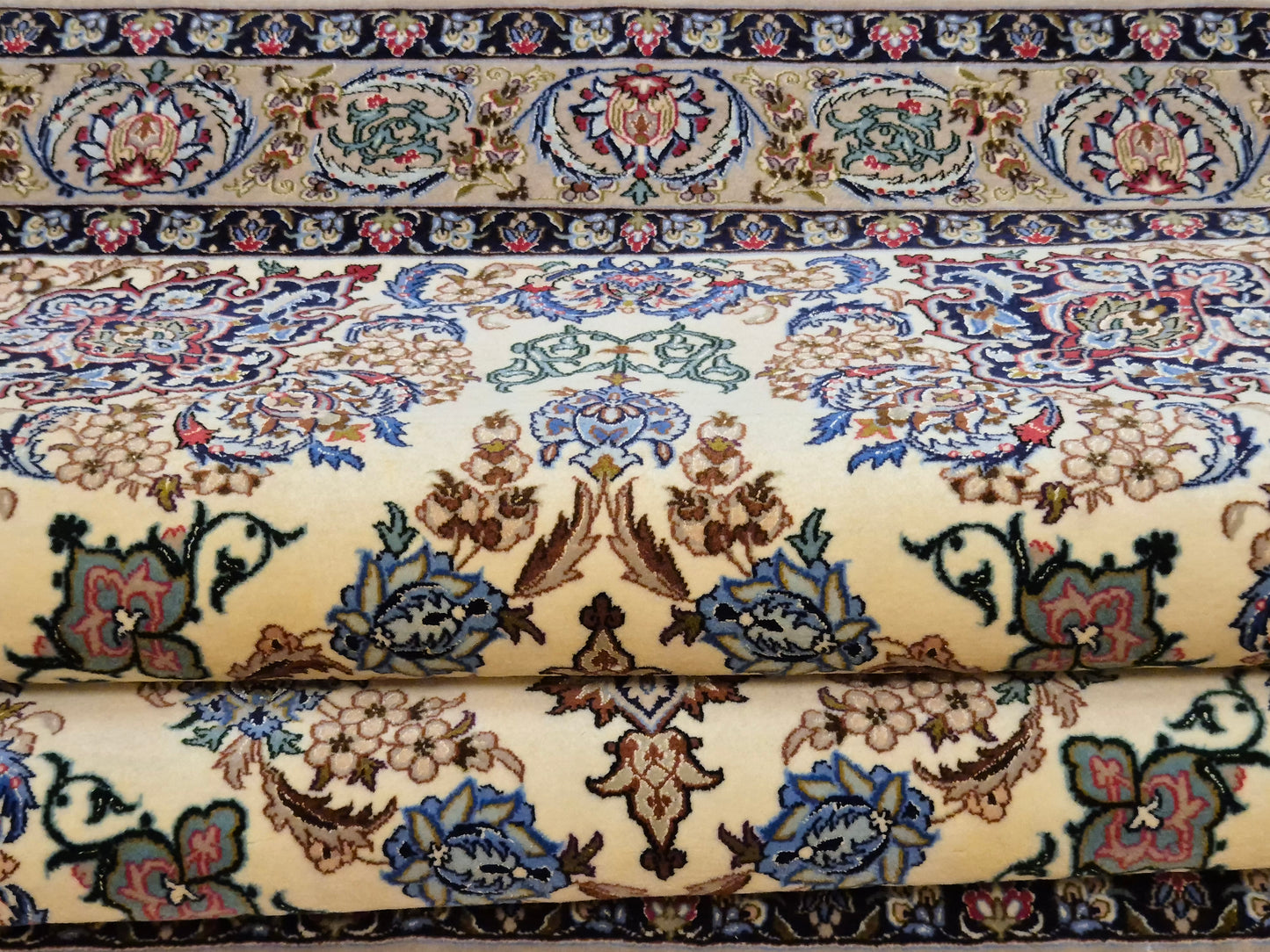 Isfahan Teppich Korkwolle mit Seide Medaillon feine Knüpfung