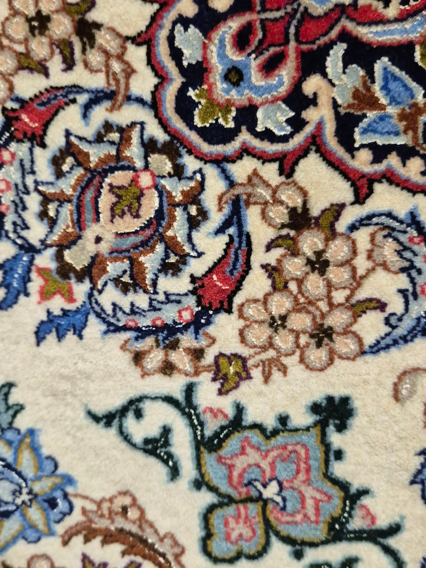 Isfahan Teppich Korkwolle mit Seide Medaillon feine Knüpfung