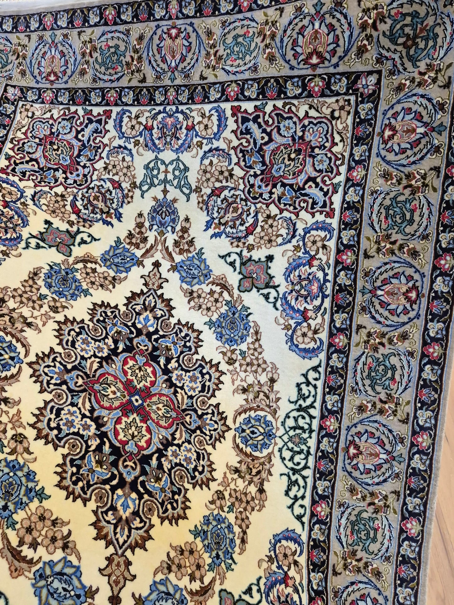 Isfahan Teppich Korkwolle mit Seide Medaillon feine Knüpfung