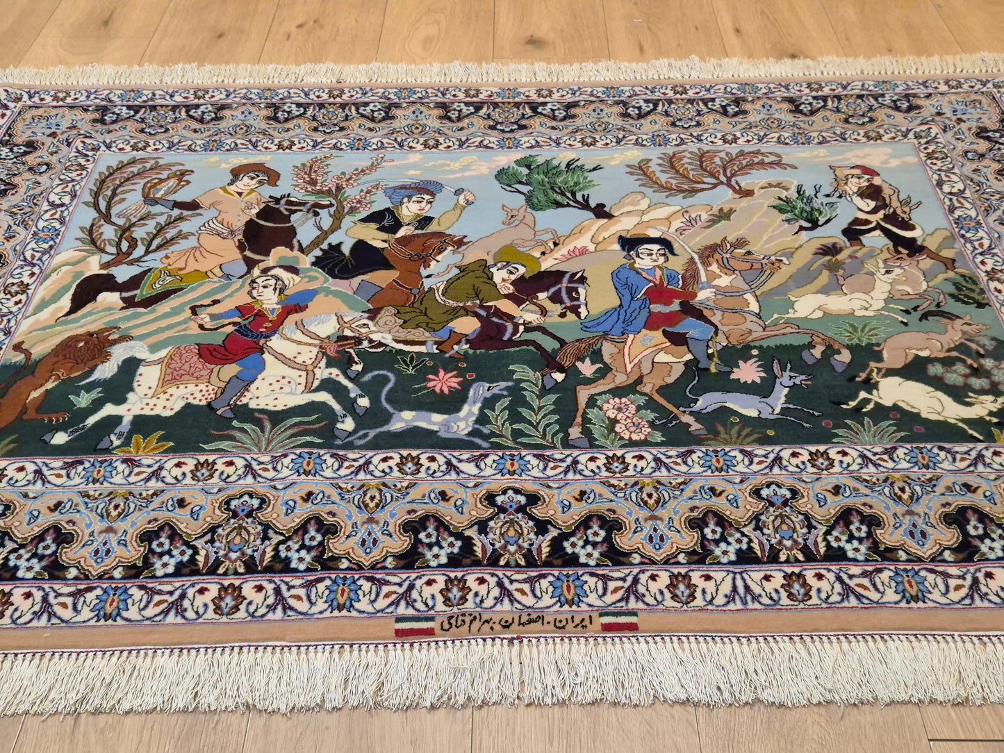 Isfahan Teppich Korkwolle mit Seide figürlich fein signiert