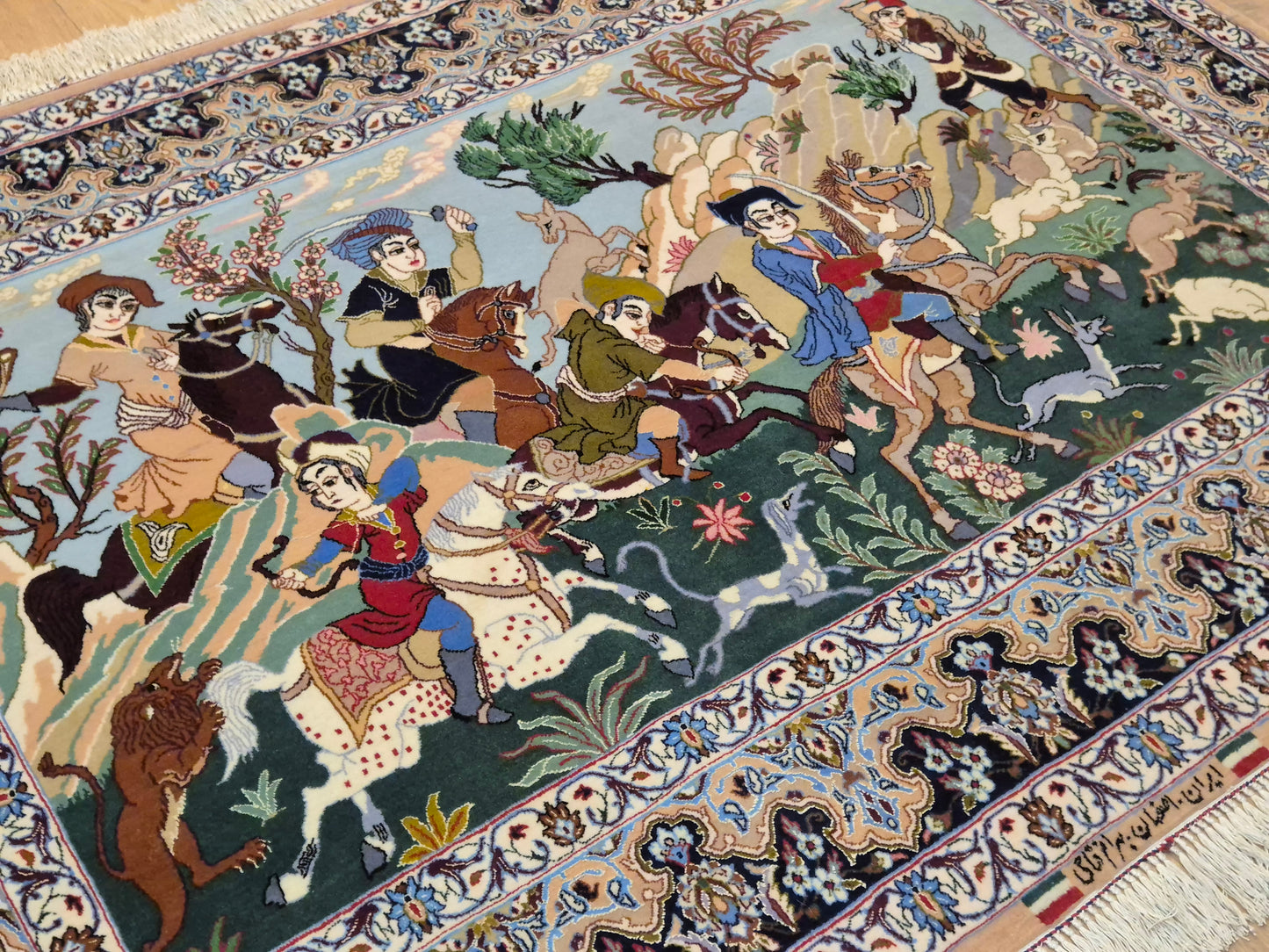 Isfahan Teppich Korkwolle mit Seide figürlich fein signiert