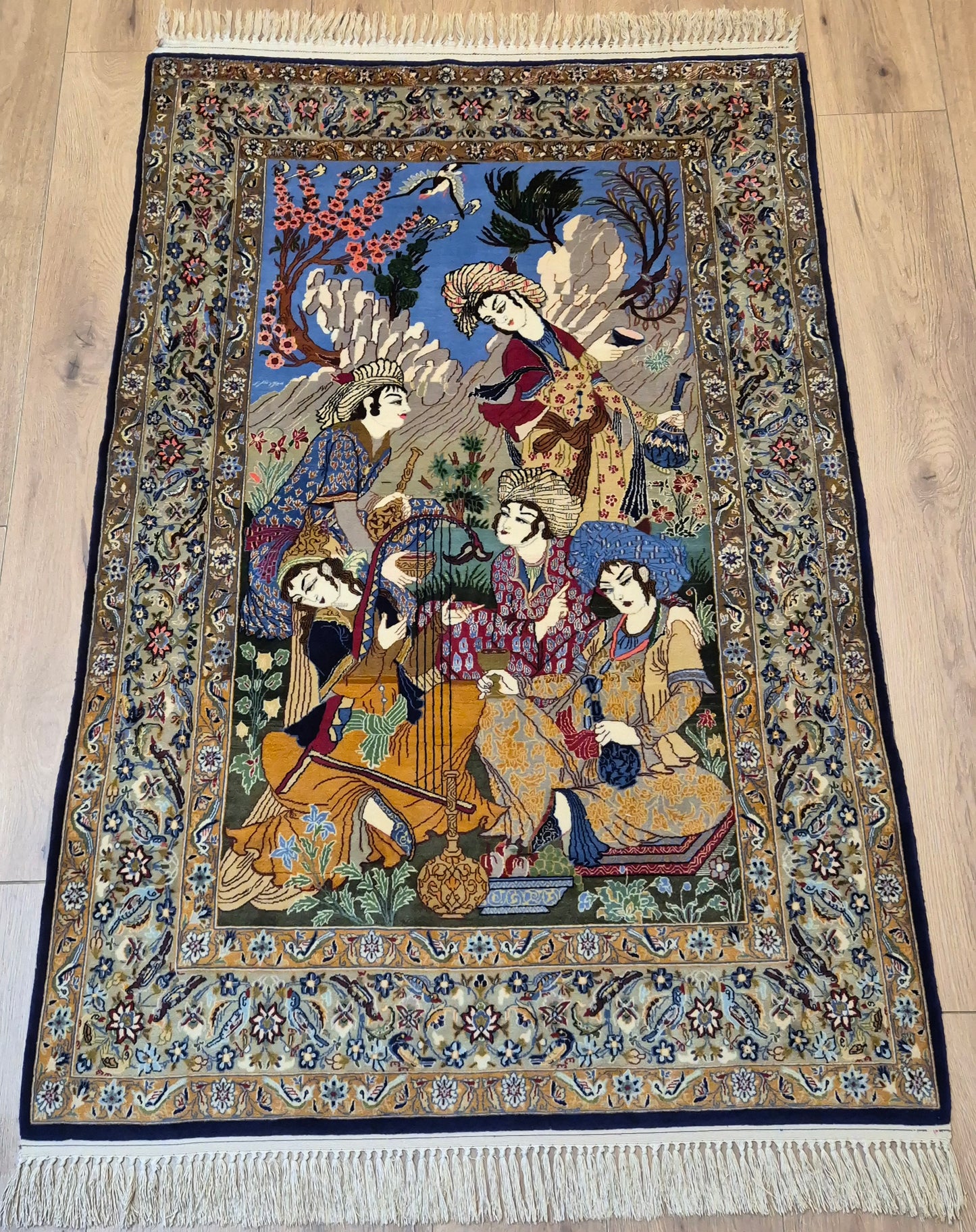 Isfahan Teppich Korkwolle mit Seide figürlich fein signiert