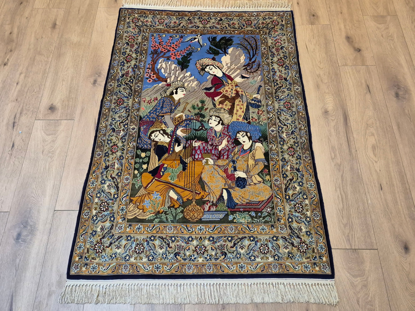 Isfahan Teppich Korkwolle mit Seide figürlich fein signiert