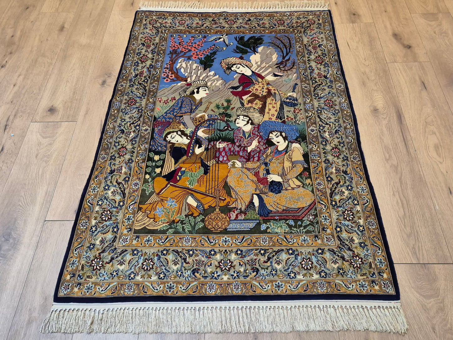 Isfahan Teppich Korkwolle mit Seide figürlich fein signiert