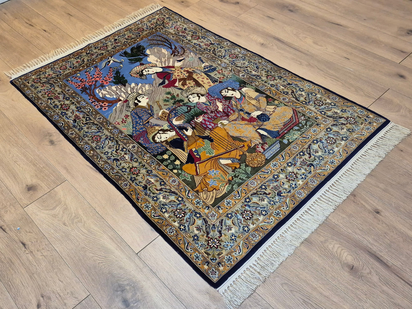 Isfahan Teppich Korkwolle mit Seide figürlich fein signiert