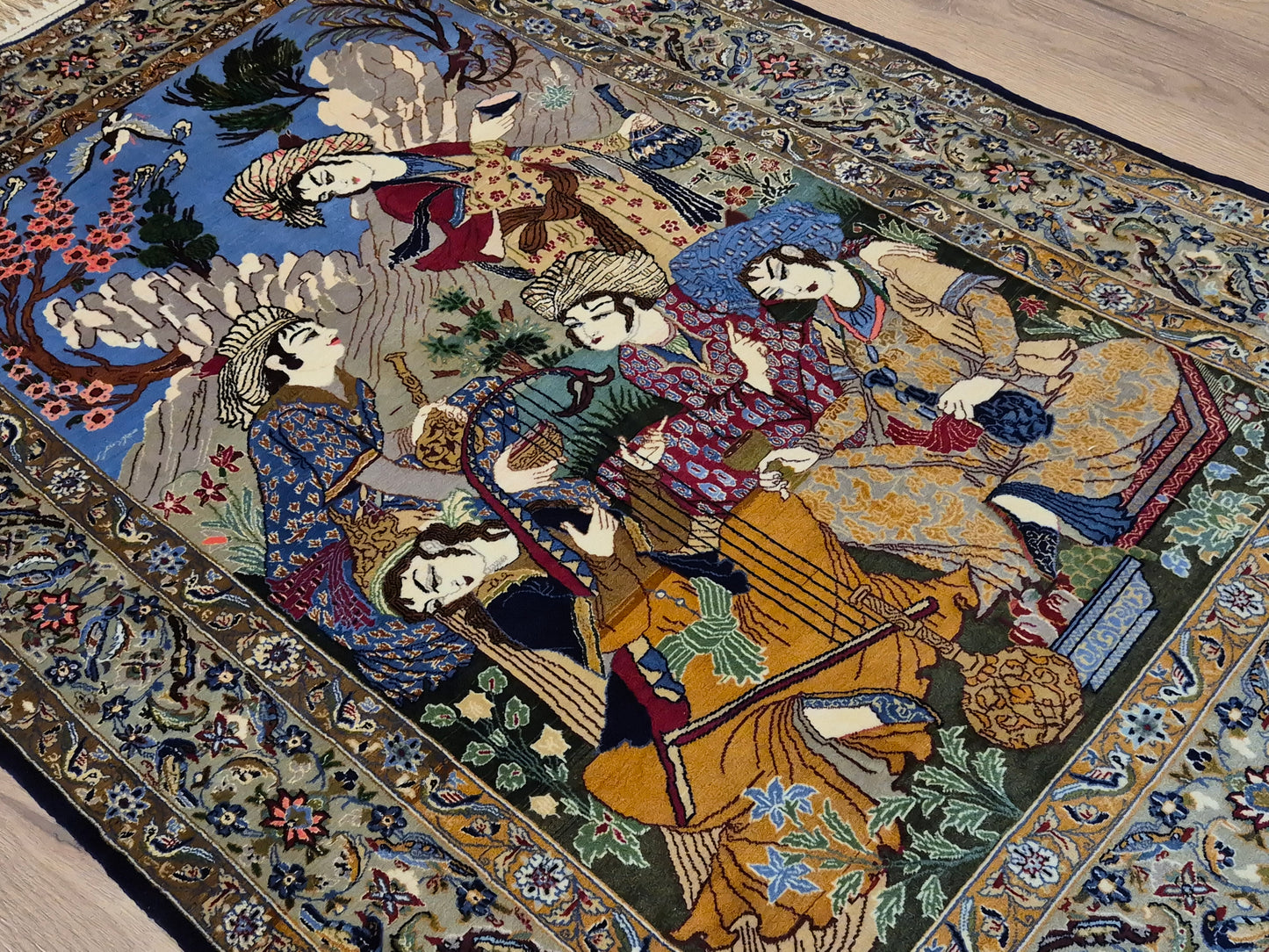 Isfahan Teppich Korkwolle mit Seide figürlich fein signiert