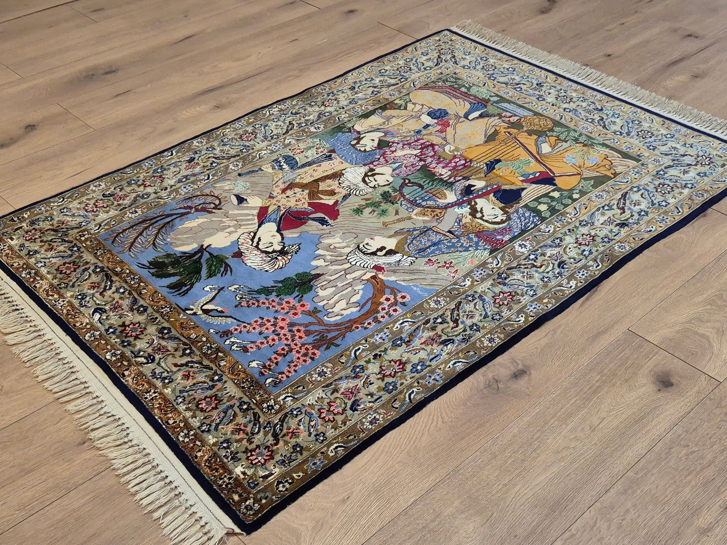 Isfahan Teppich Korkwolle mit Seide figürlich fein signiert