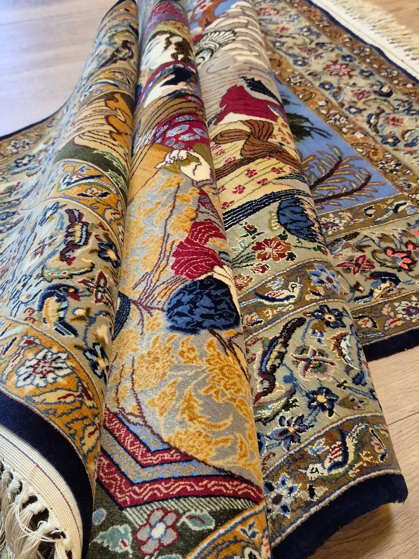 Isfahan Teppich Korkwolle mit Seide figürlich fein signiert