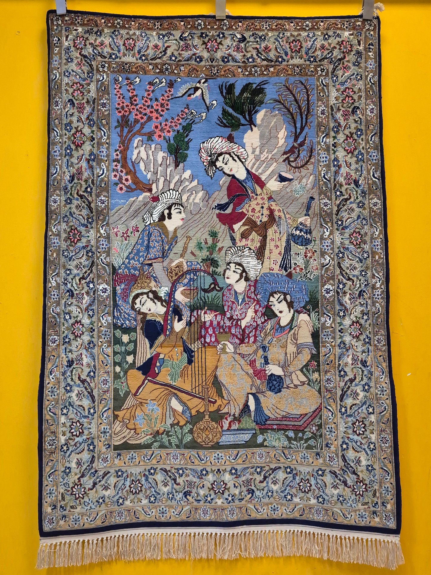 Isfahan Teppich Korkwolle mit Seide figürlich fein signiert