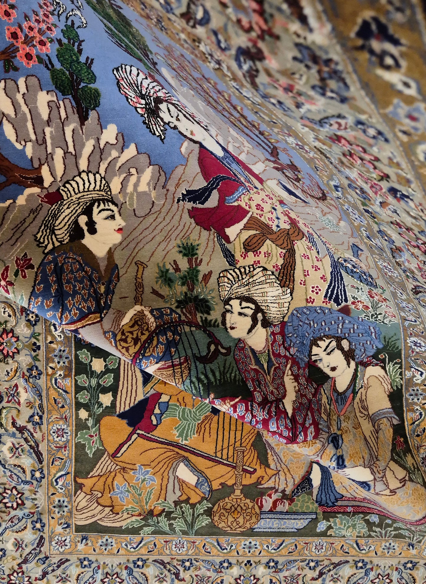 Isfahan Teppich Korkwolle mit Seide figürlich fein signiert