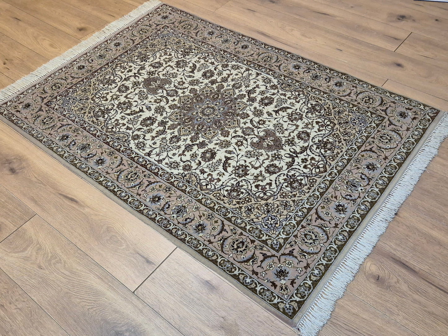 Isfahan Teppich Korkwolle mit Seide Medaillon feine Knüpfung