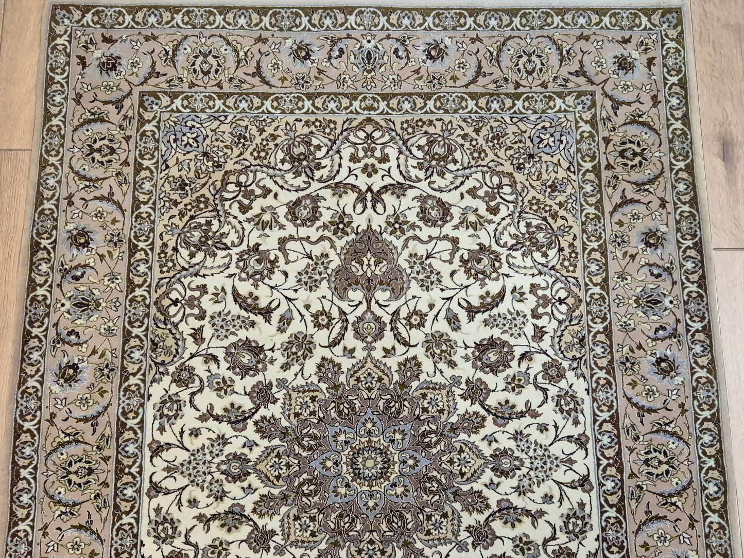 Isfahan Teppich Korkwolle mit Seide Medaillon feine Knüpfung