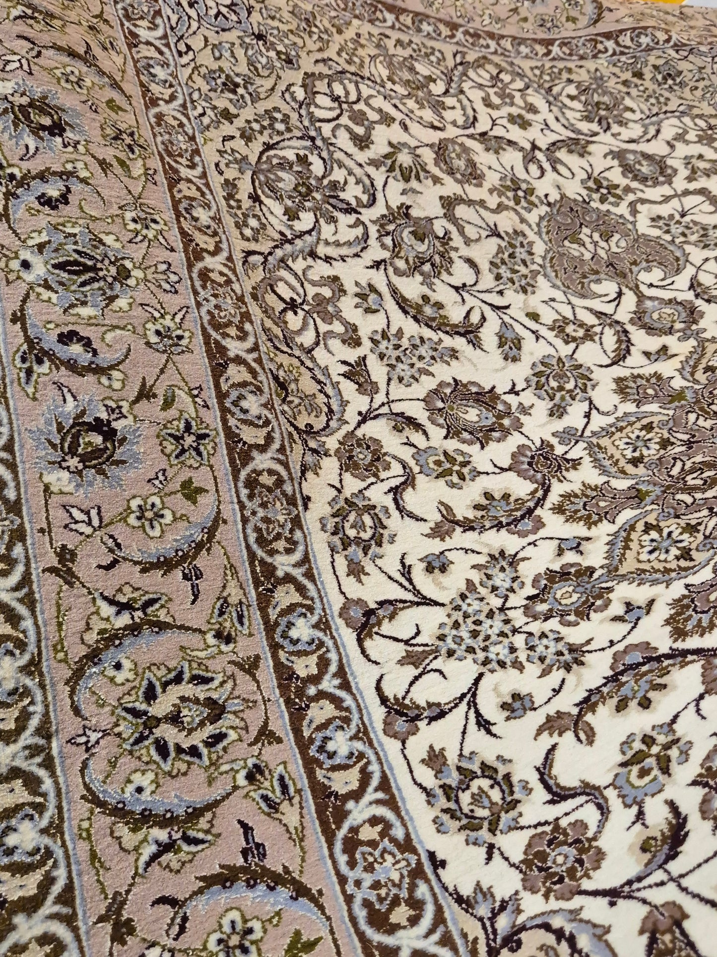 Isfahan Teppich Korkwolle mit Seide Medaillon feine Knüpfung