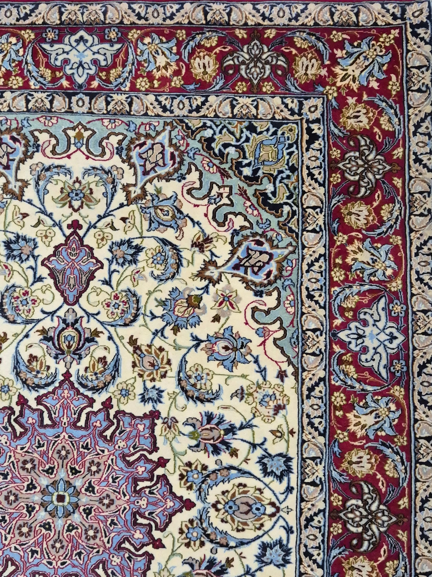 Isfahan Teppich Korkwolle mit Seide Medaillon fein signiert