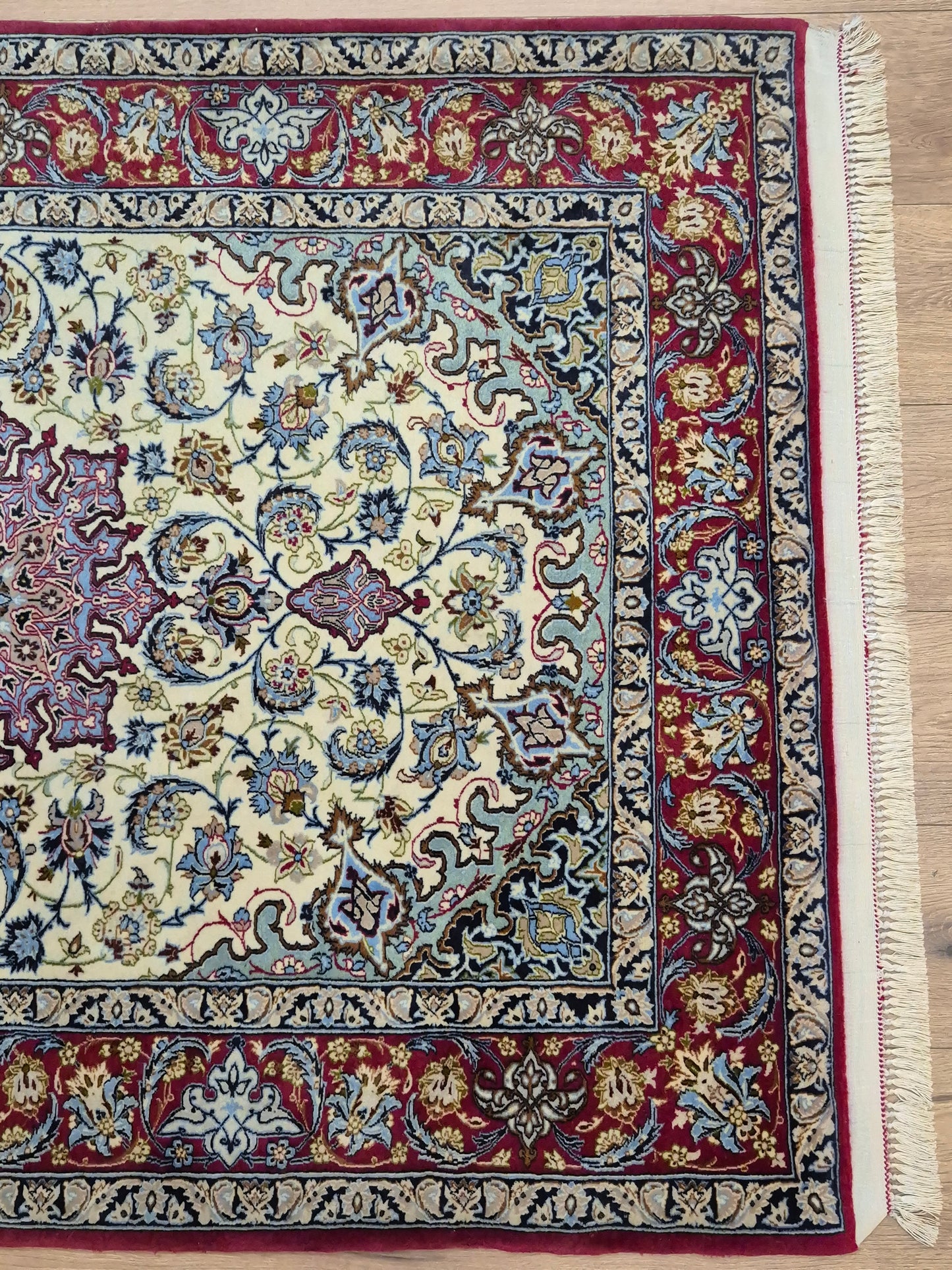 Isfahan Teppich Korkwolle mit Seide Medaillon fein signiert