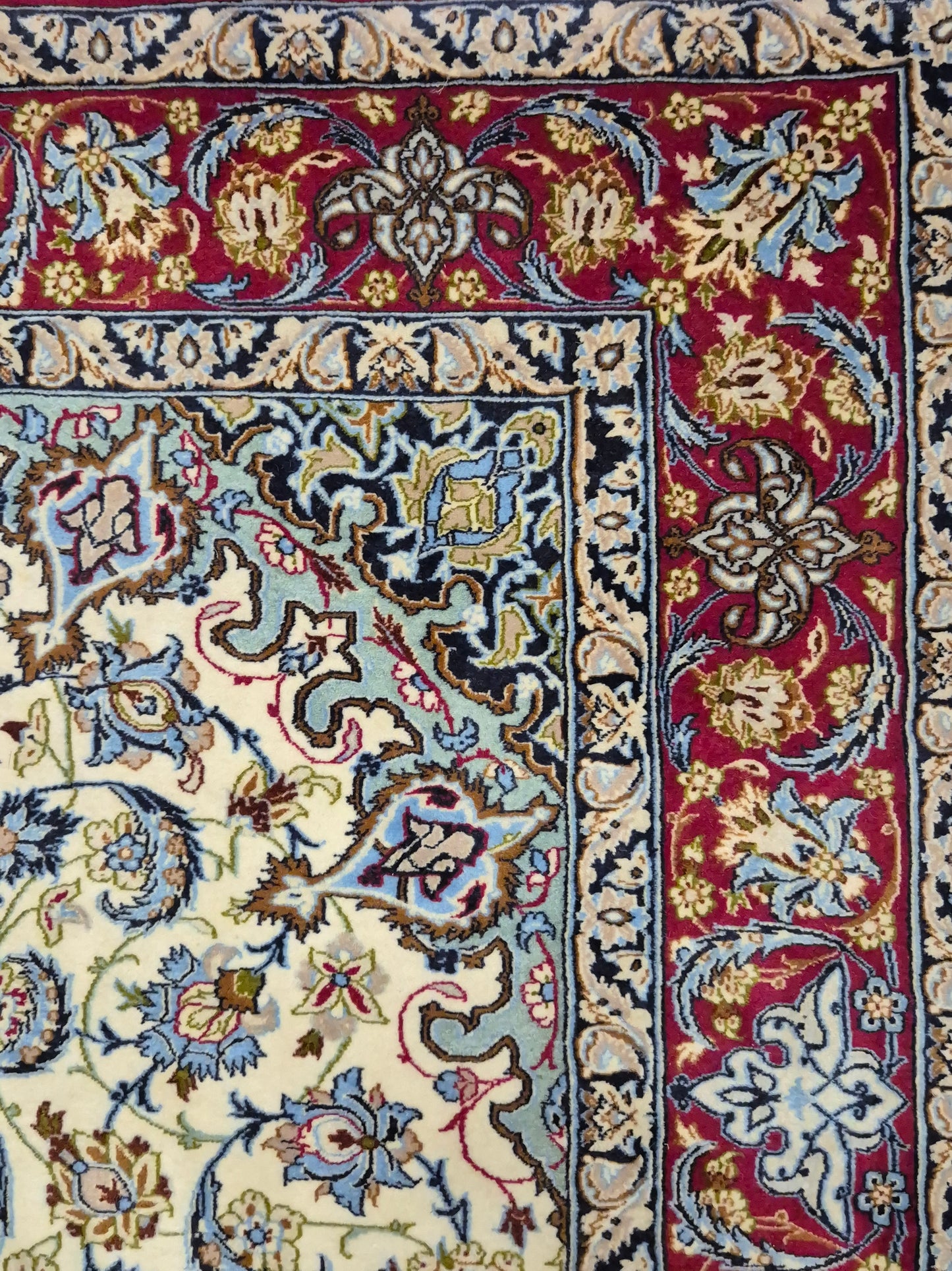 Isfahan Teppich Korkwolle mit Seide Medaillon fein signiert