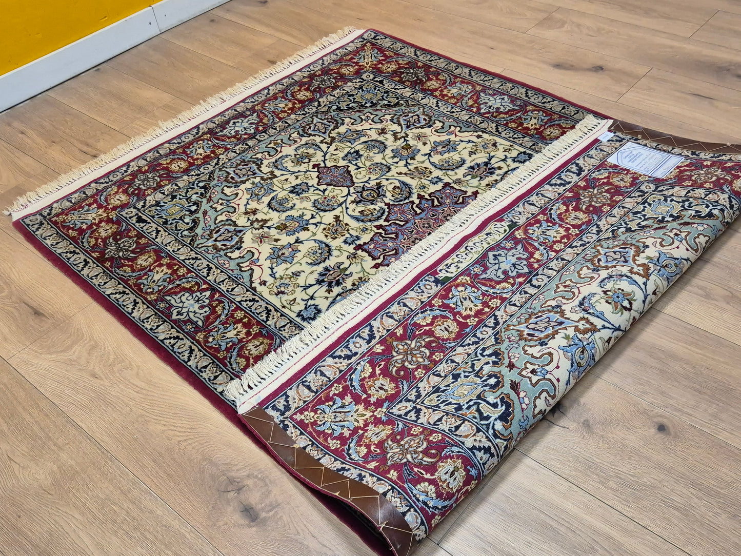 Isfahan Teppich Korkwolle mit Seide Medaillon fein signiert