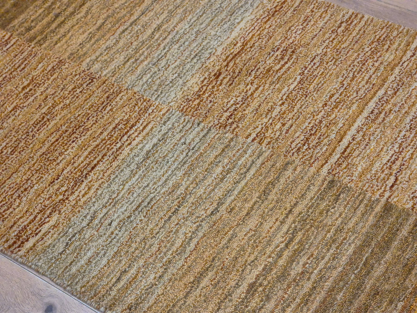 Perser Gabbeh Teppich Schurwolle geometrisches Feldmuster Naturtöne