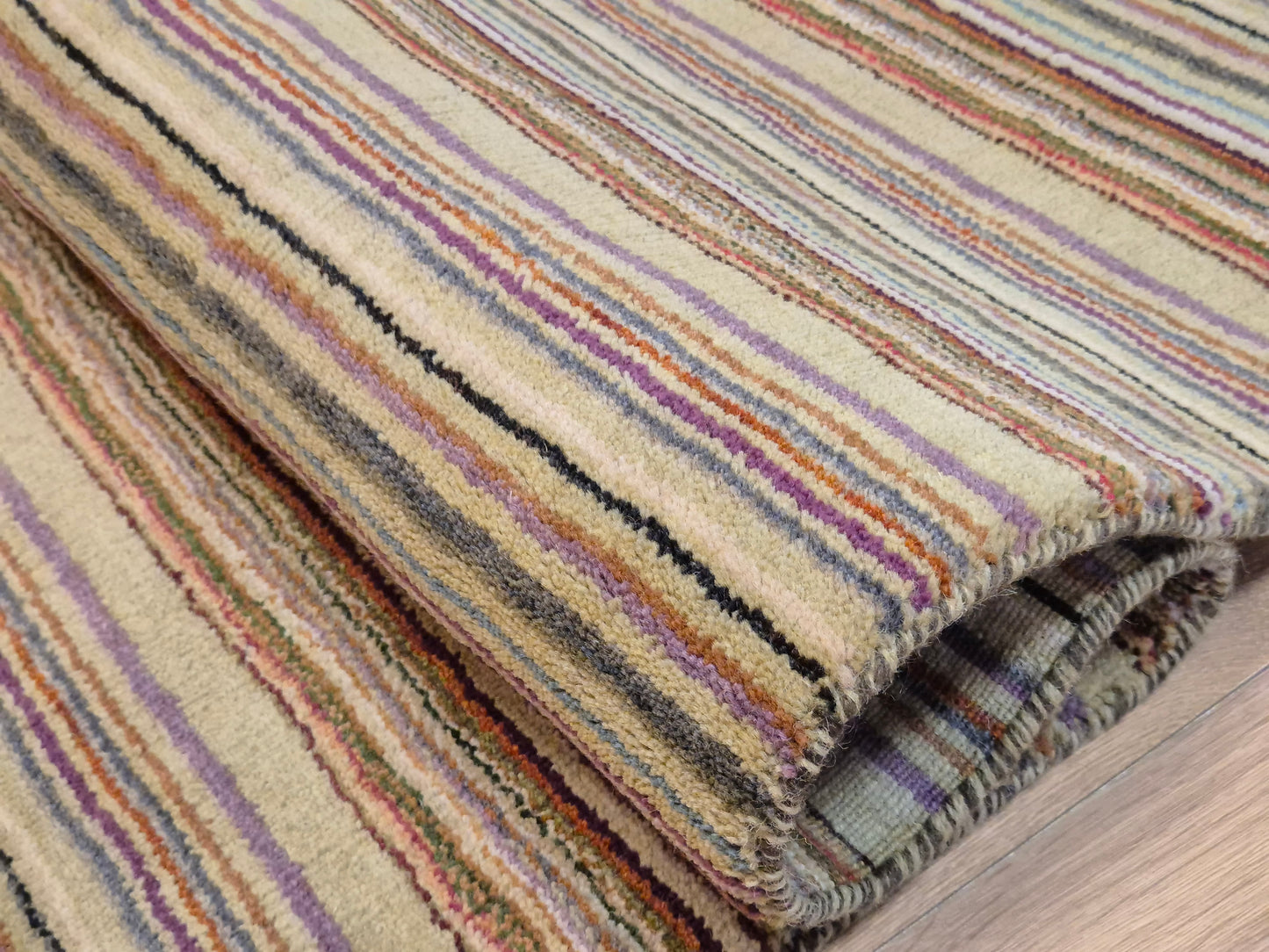 Perser Gabbeh Teppich Schurwolle Streifenmuster bunte Farbgebung