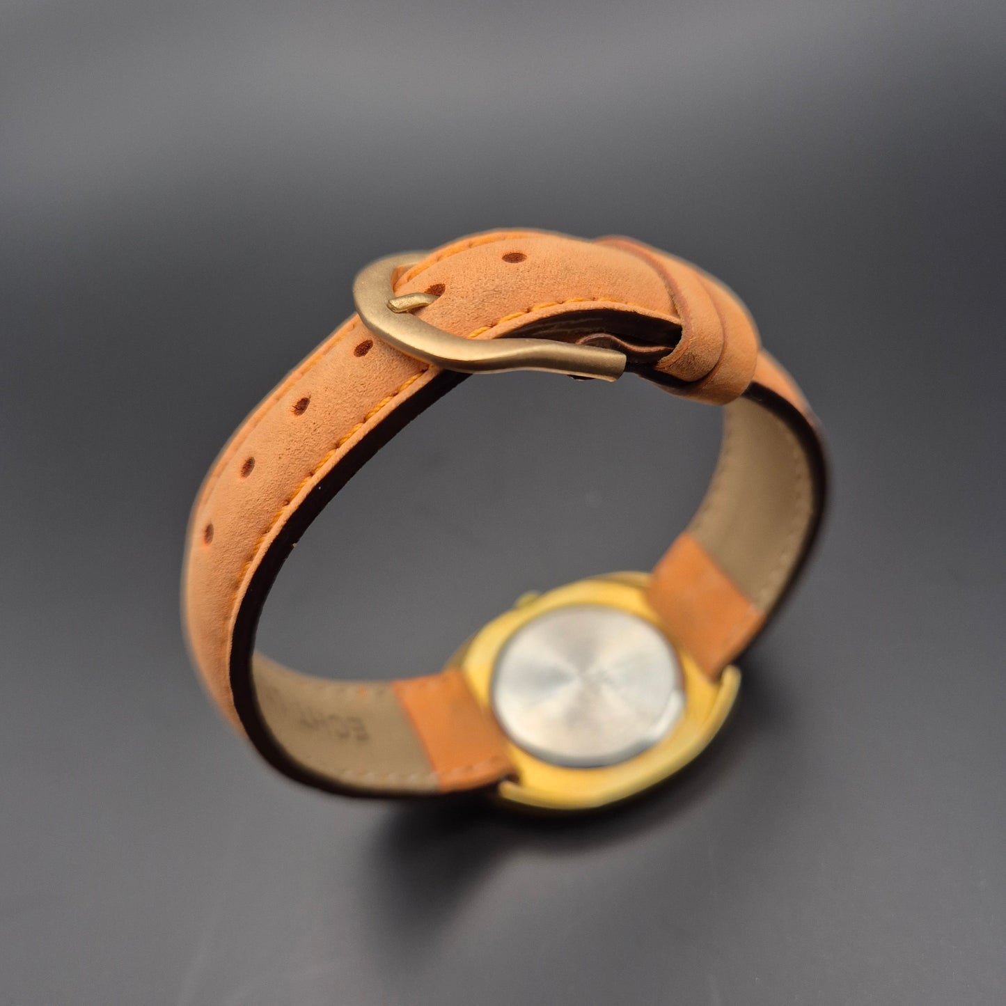 CMI Damen Uhr – Klassisches Design mit goldenem Gehäuse