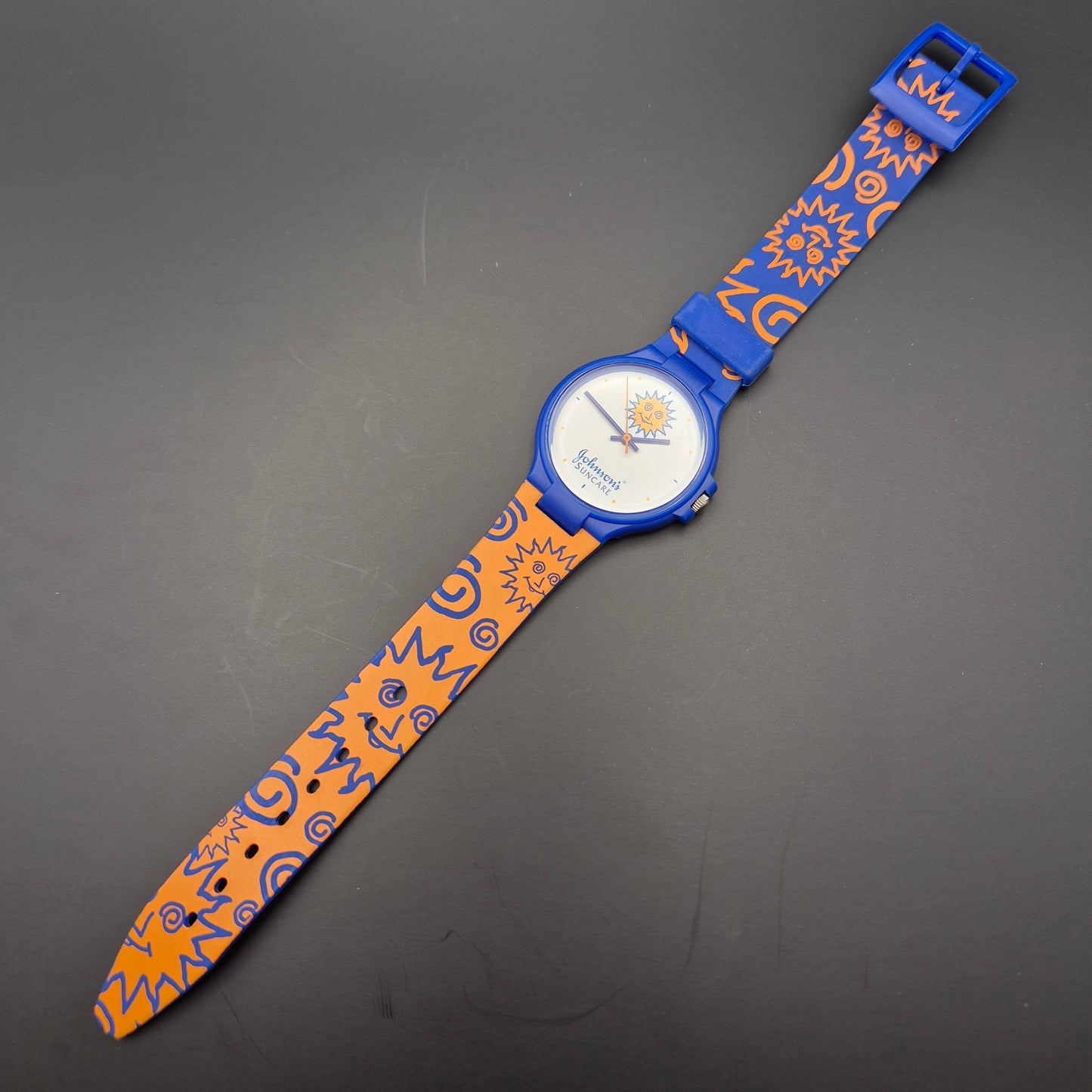 Johnson’s Suncare Uhr – Bunte Sammleruhr im Sommerdesign