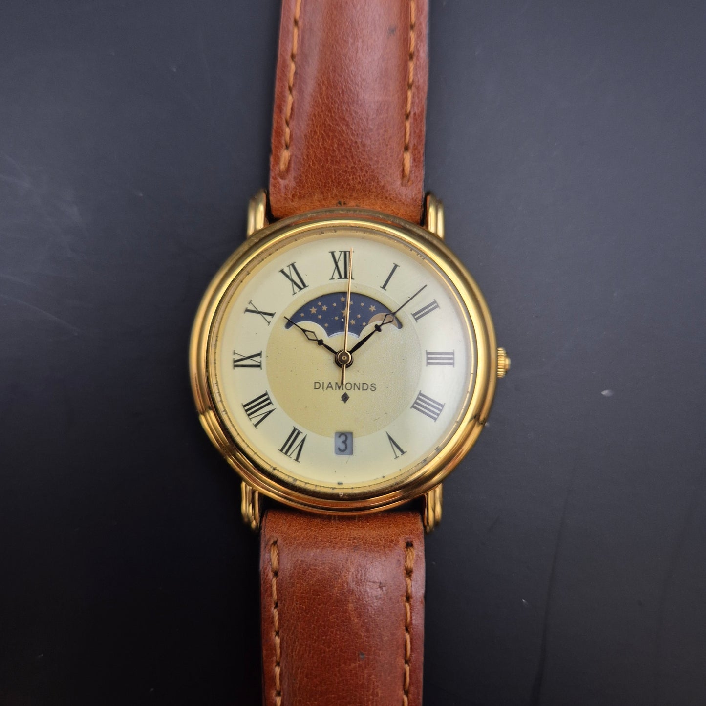 Diamonds Herren Uhr – Klassisches Design mit Mondphasenanzeige