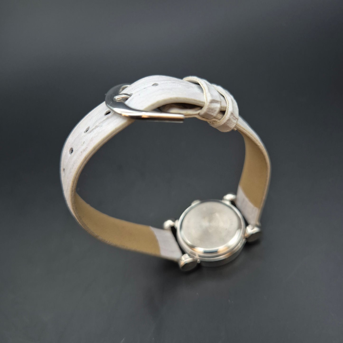 Zentra Damen Uhr – Klassisch mit weißem Lederarmband