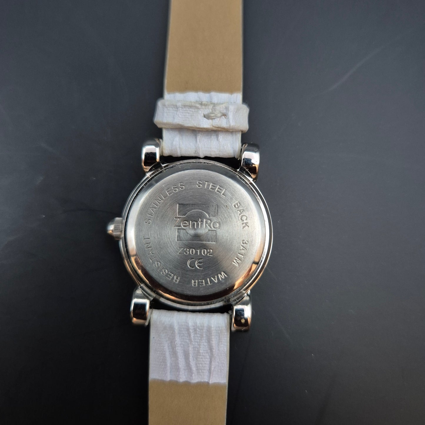 Zentra Damen Uhr – Klassisch mit weißem Lederarmband