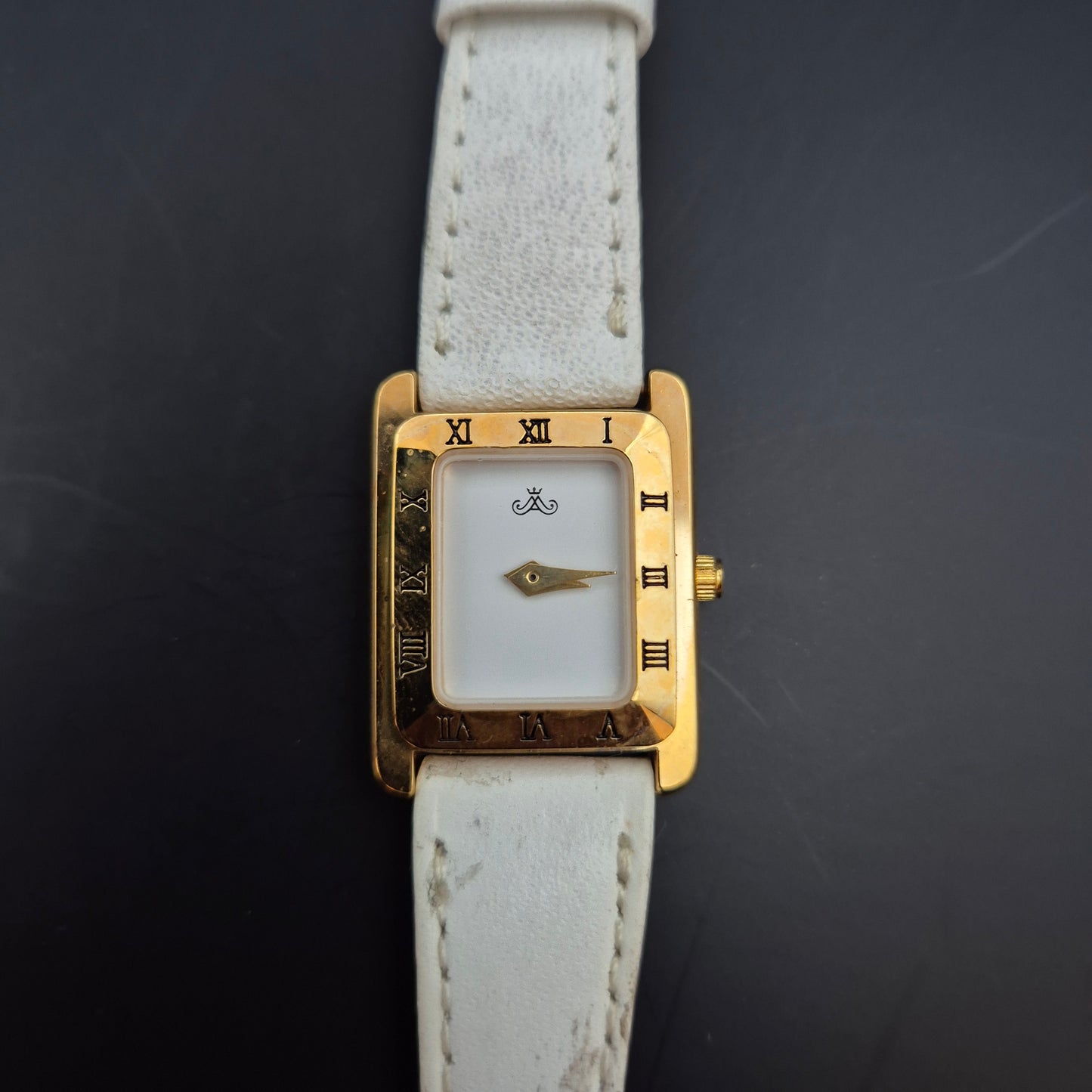 Elegante Meister Anker Damen Uhr – Klassisches Design mit Weißem Armband