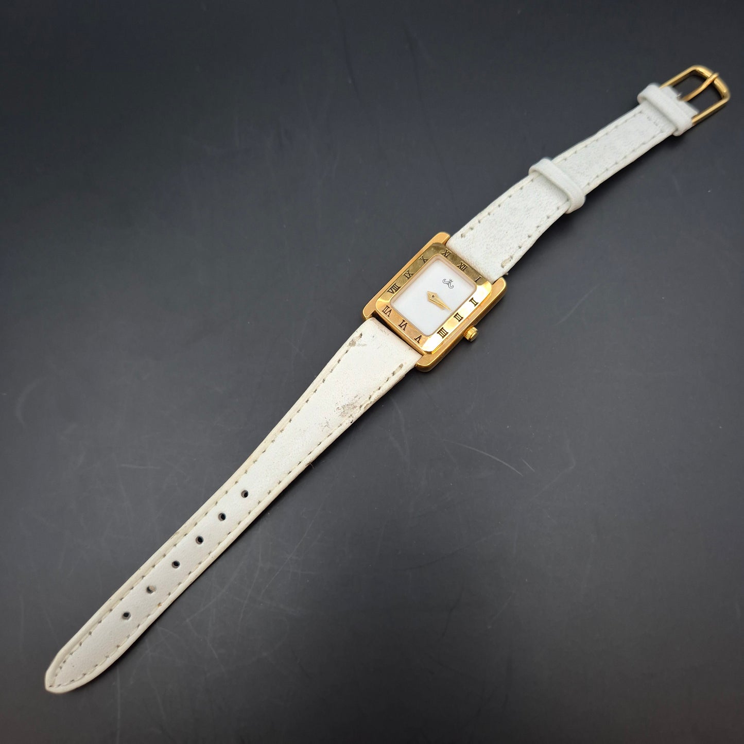 Elegante Meister Anker Damen Uhr – Klassisches Design mit Weißem Armband