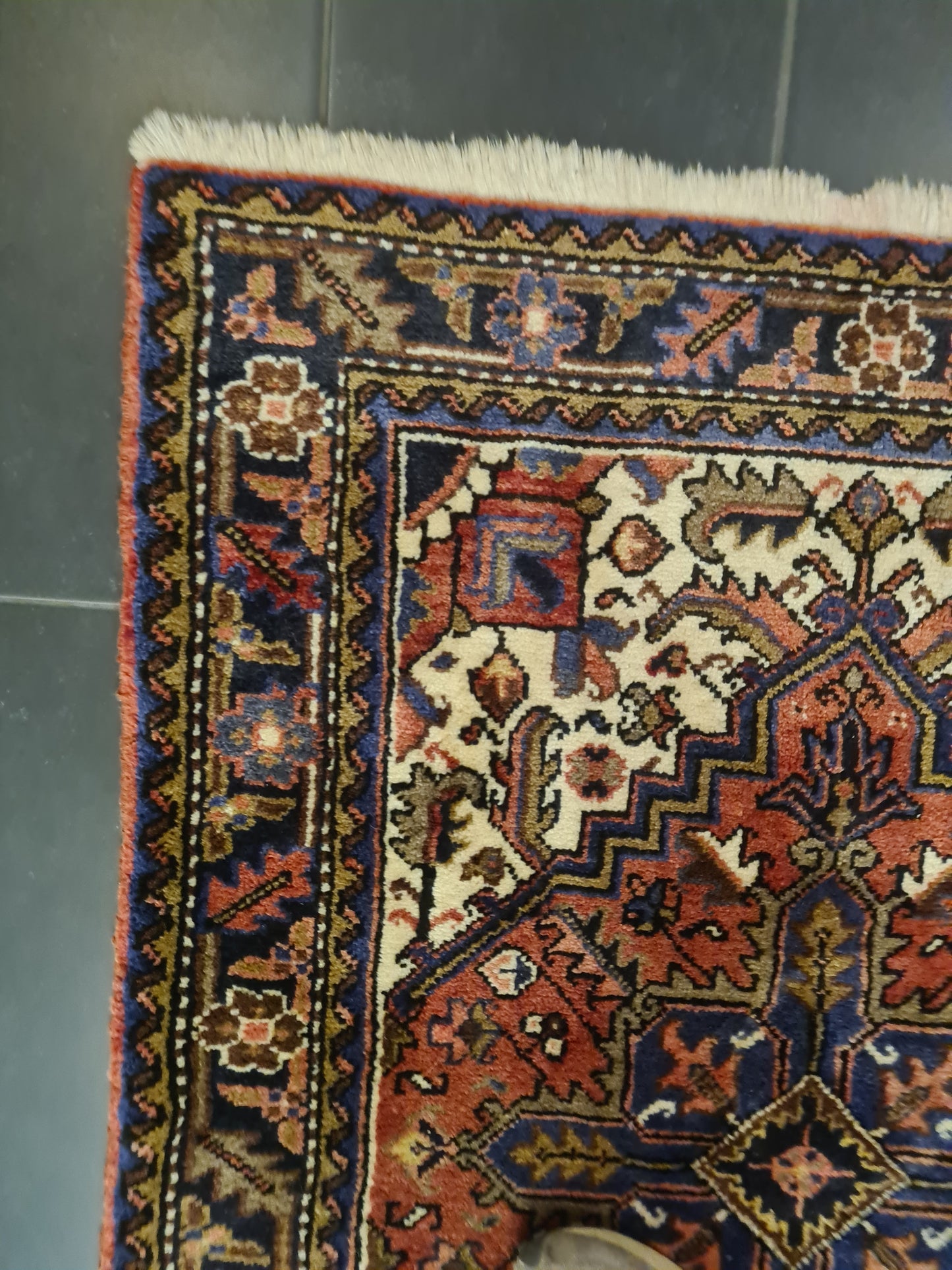 Perserteppich Orientteppich Handgeknüpfter Teppich Heris 135x100cm