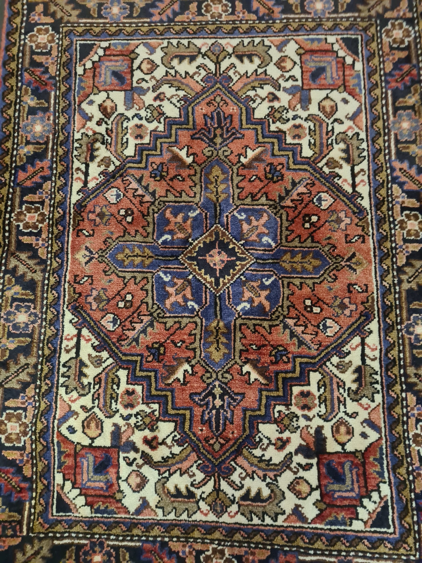 Perserteppich Orientteppich Handgeknüpfter Teppich Heris 135x100cm