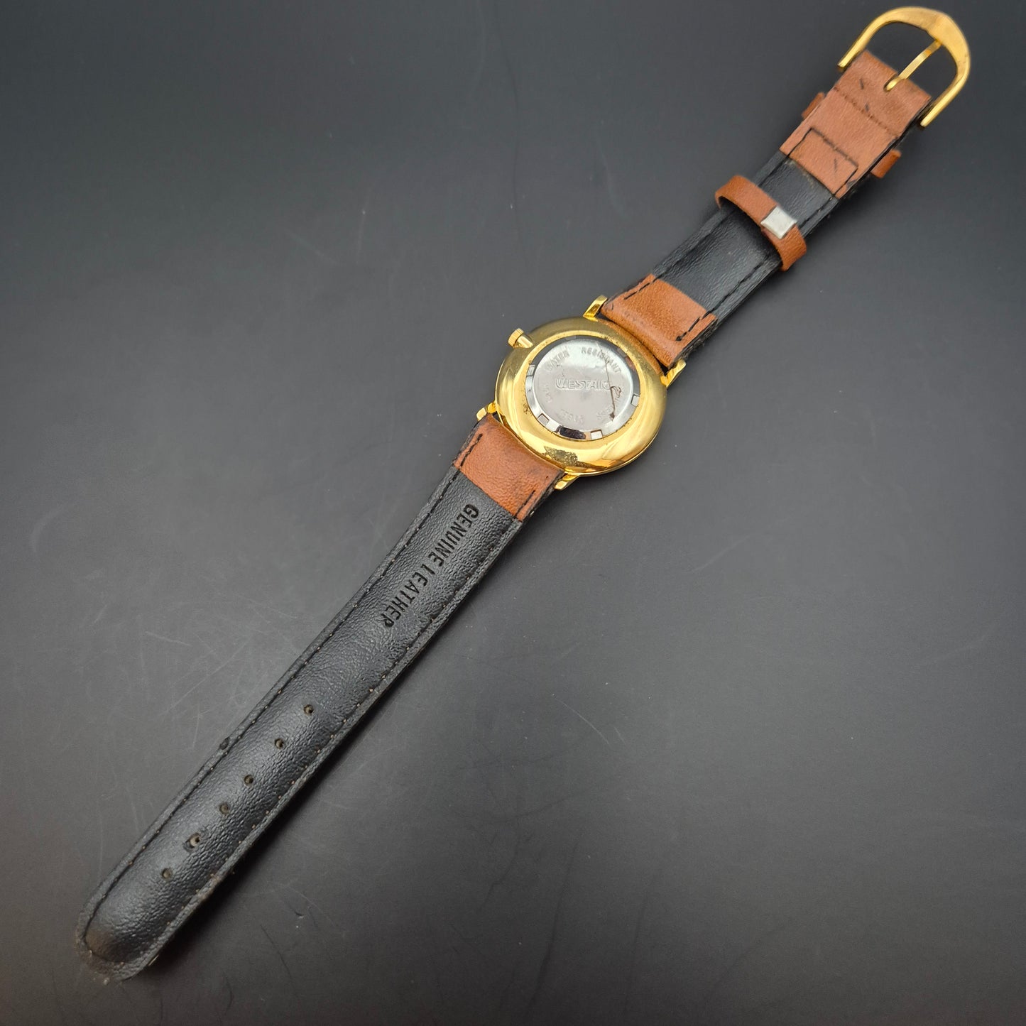 Elegante Alexis Damen Uhr – Goldfarbenes Gehäuse mit Braunem Lederarmband