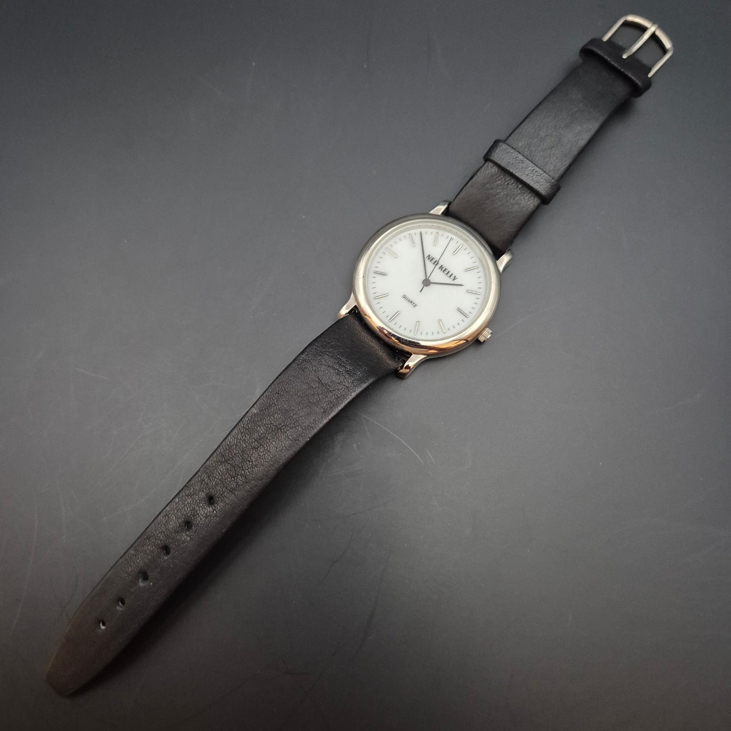 Schlichte Ned Kelly Herren Uhr – Minimalistisches Design mit Lederarmband