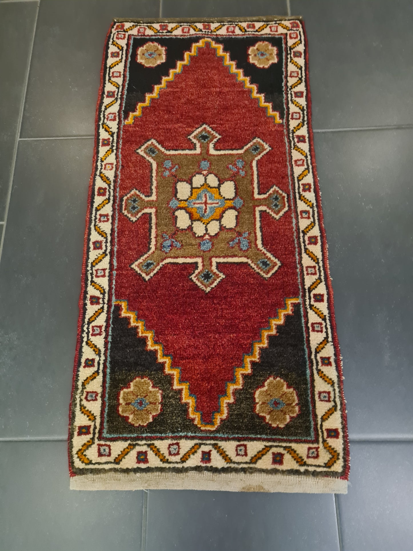 Perserteppich Orientteppich Handgeknüpfter Teppich Yahali 100x50cm