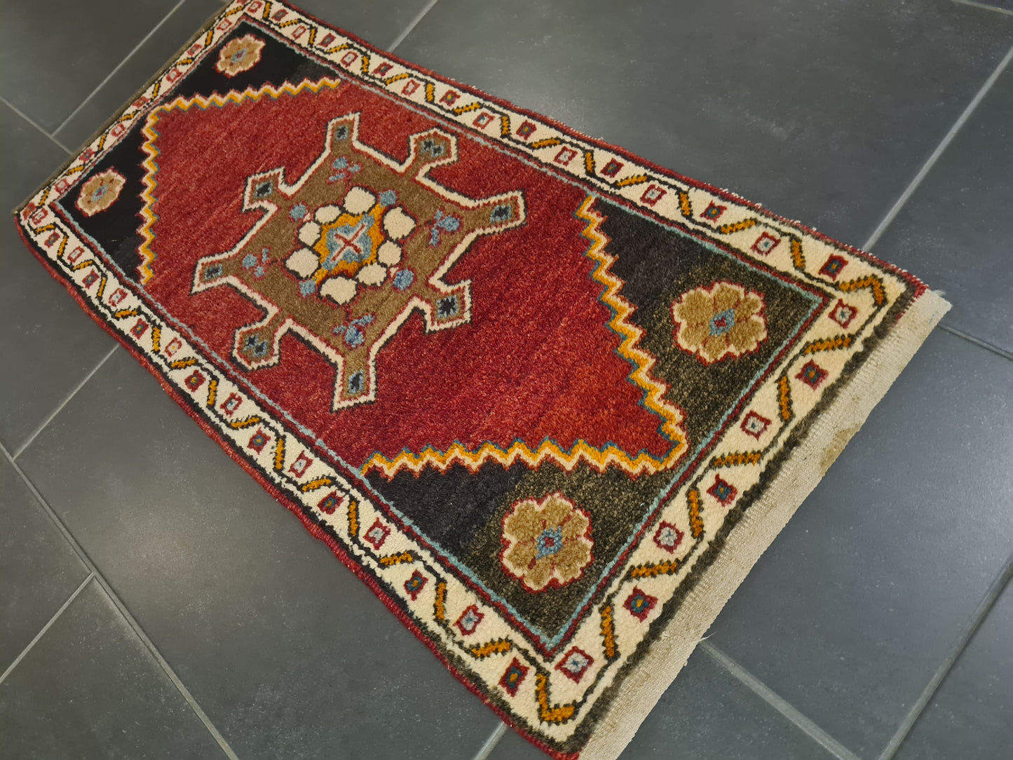 Perserteppich Orientteppich Handgeknüpfter Teppich Yahali 100x50cm