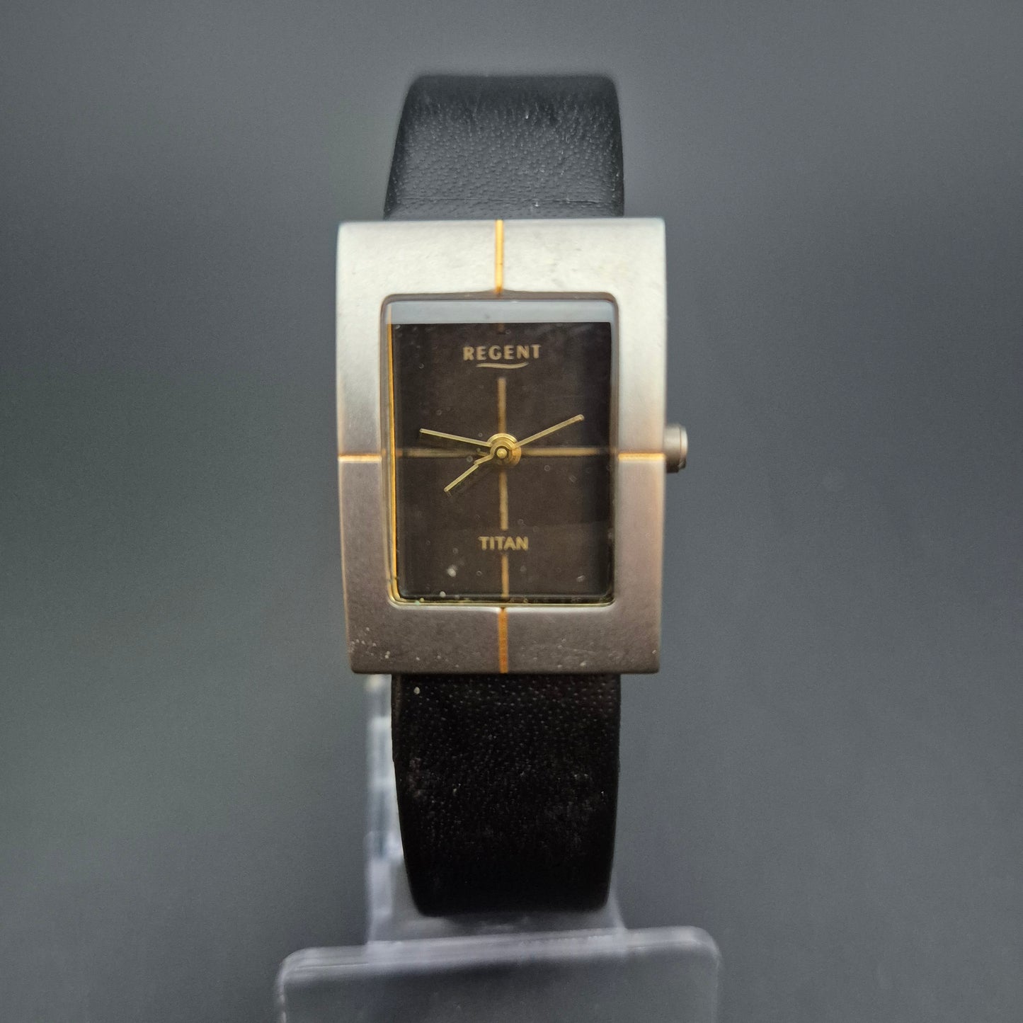 Regent Titan Damen Uhr – Rechteckiges Gehäuse mit Lederarmband