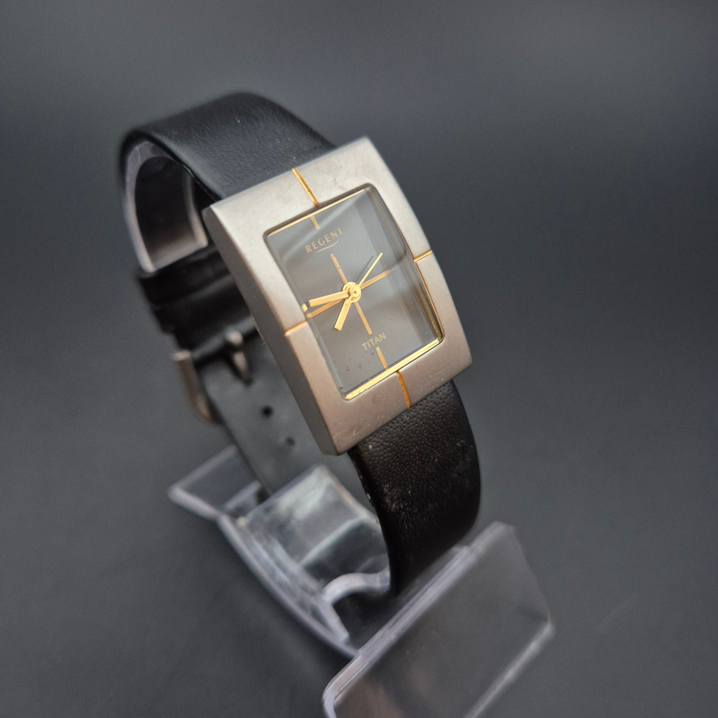 Regent Titan Damen Uhr – Rechteckiges Gehäuse mit Lederarmband