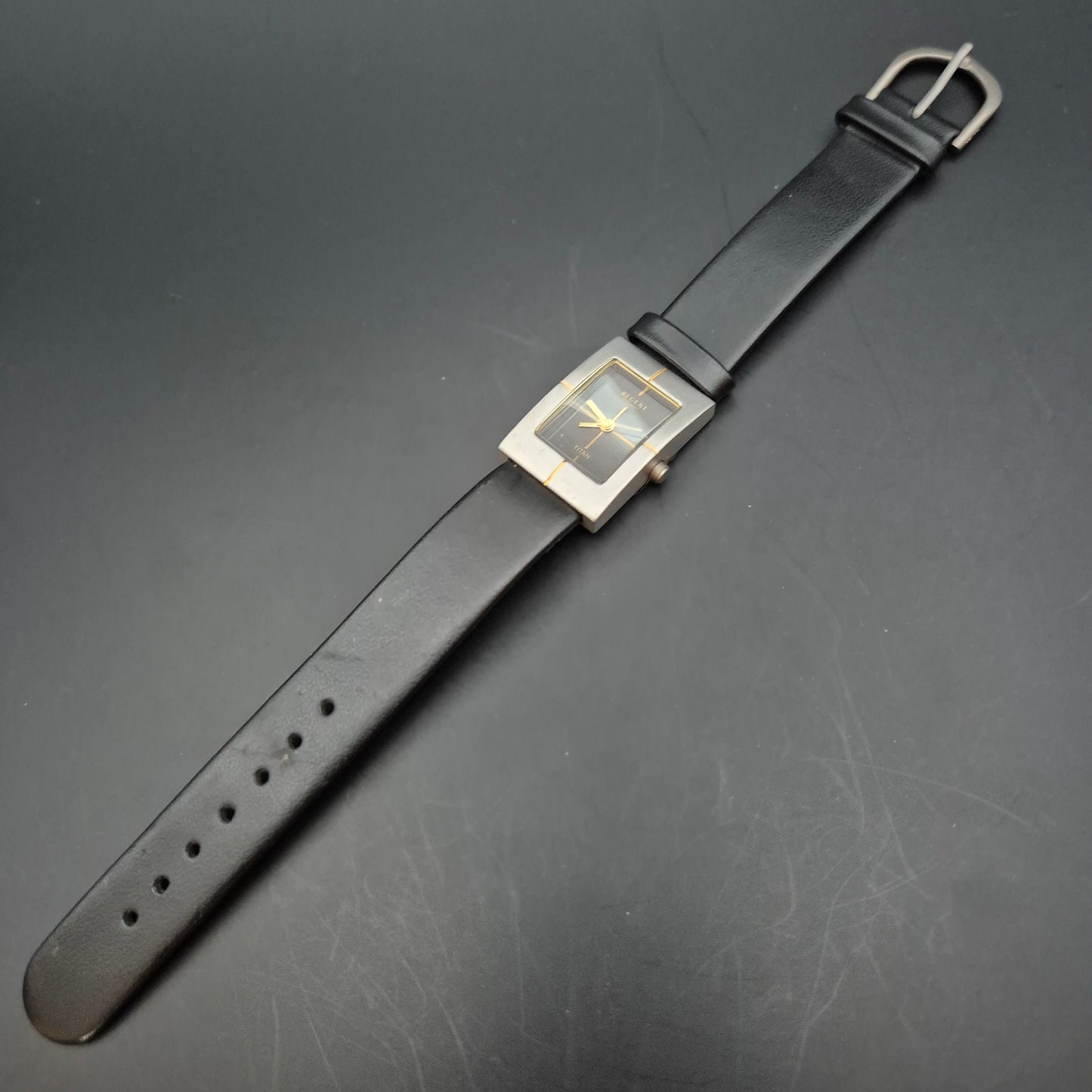 Regent Titan Damen Uhr – Rechteckiges Gehäuse mit Lederarmband