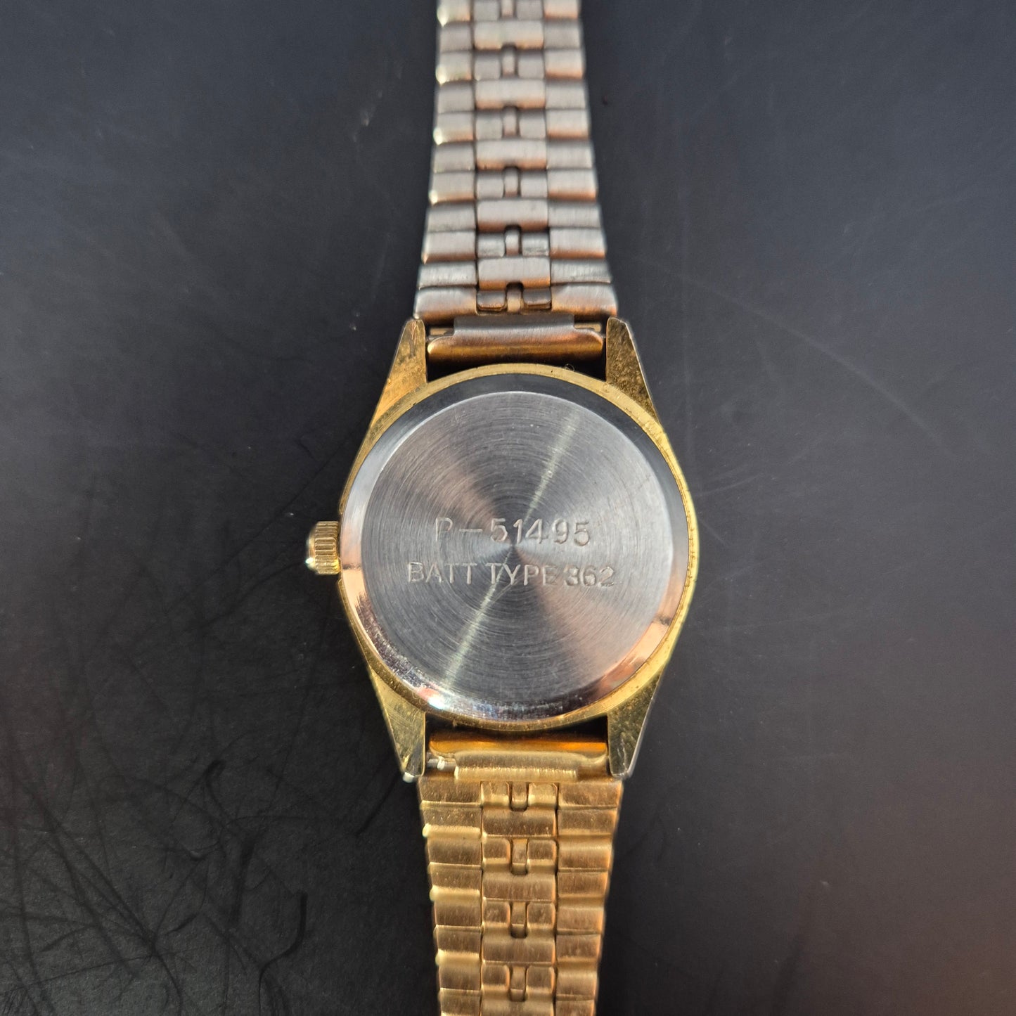 Piranha Damen Uhr – Quarz, Goldfarben mit Bicolor-Armband